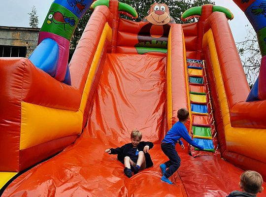 Gr. III Dmuchaniec w przedszkolu -dziecięce szaleństwo