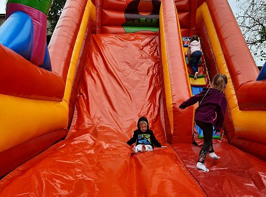 Gr. III Dmuchaniec w przedszkolu -dziecięce szaleństwo