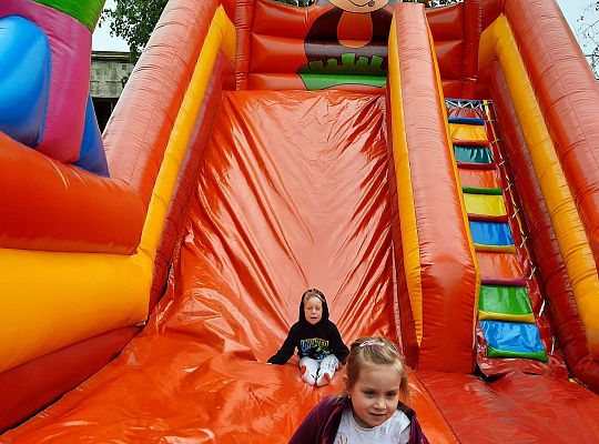 Gr. III Dmuchaniec w przedszkolu -dziecięce szaleństwo