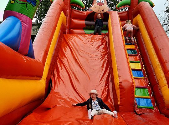 Gr. III Dmuchaniec w przedszkolu -dziecięce szaleństwo