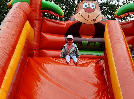 Gr. III Dmuchaniec w przedszkolu -dziecięce szaleństwo