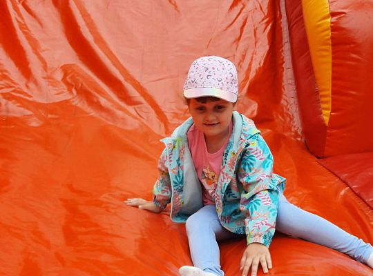 Gr. III Dmuchaniec w przedszkolu -dziecięce szaleństwo