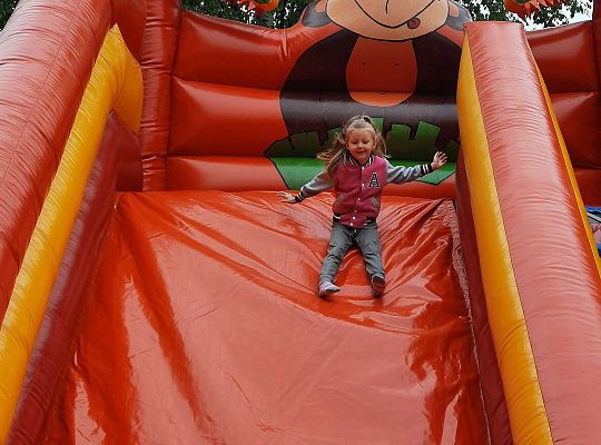 Gr. III Dmuchaniec w przedszkolu -dziecięce szaleństwo