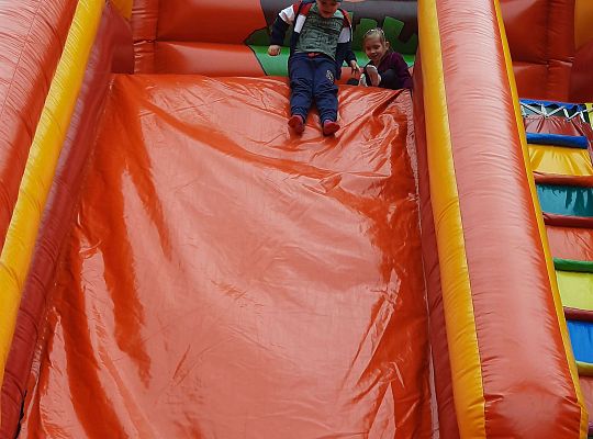 Gr. III Dmuchaniec w przedszkolu -dziecięce szaleństwo