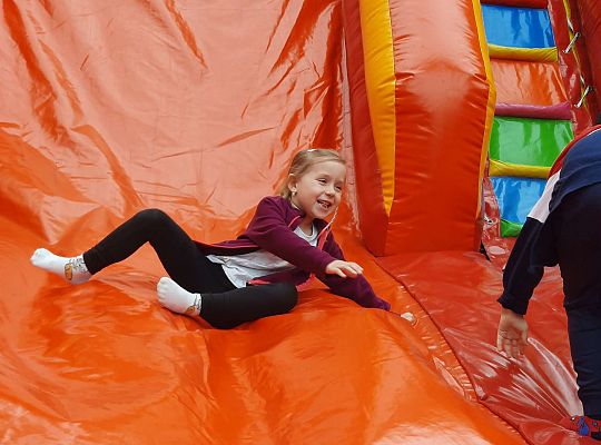 Gr. III Dmuchaniec w przedszkolu -dziecięce szaleństwo