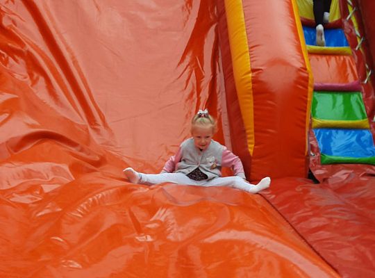 Gr. III Dmuchaniec w przedszkolu -dziecięce szaleństwo