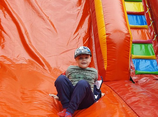 Gr. III Dmuchaniec w przedszkolu -dziecięce szaleństwo