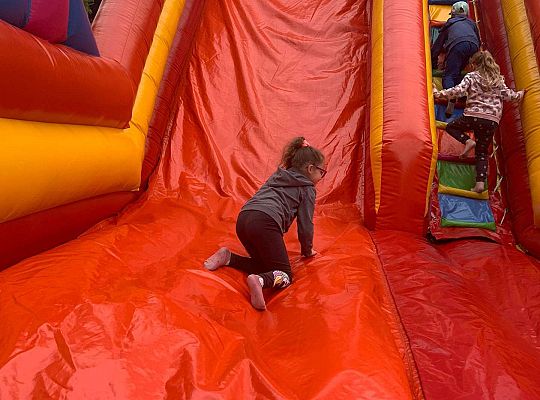 Gr. IV Dmuchaniec w przedszkolu- dziecięce szaleństwo