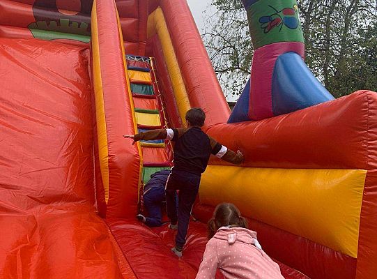 Gr. IV Dmuchaniec w przedszkolu- dziecięce szaleństwo