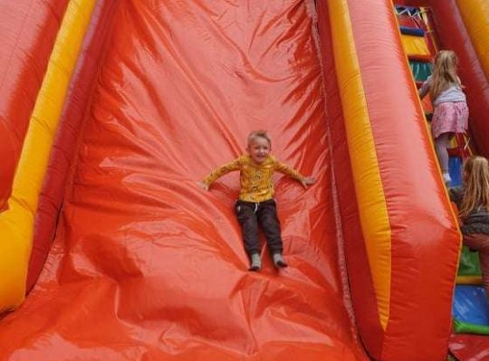 Gr. II Super zabawa na "Dmuchańcu"