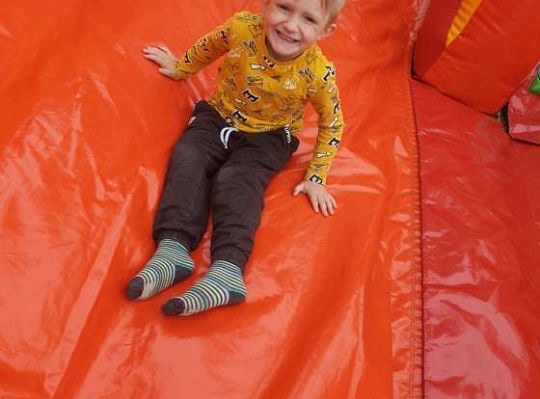 Gr. II Super zabawa na "Dmuchańcu"