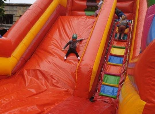 Gr. II Super zabawa na "Dmuchańcu"