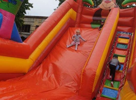 Gr. II Super zabawa na "Dmuchańcu"