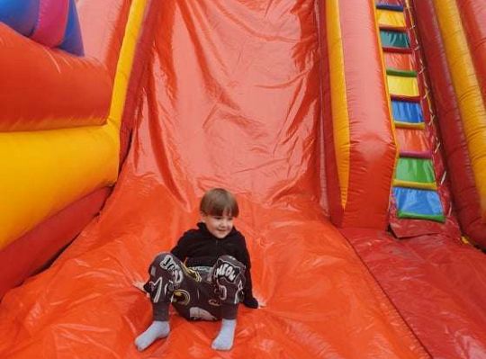 Gr. II Super zabawa na "Dmuchańcu"