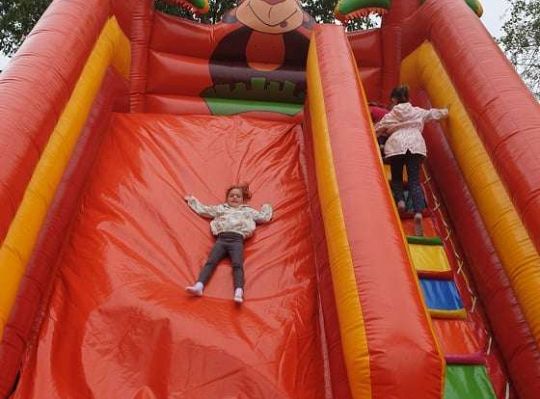 Gr. II Super zabawa na "Dmuchańcu"