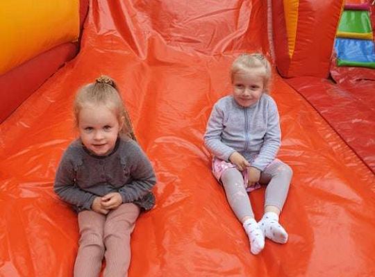 Gr. II Super zabawa na "Dmuchańcu"