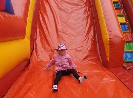 Gr. II Super zabawa na "Dmuchańcu"