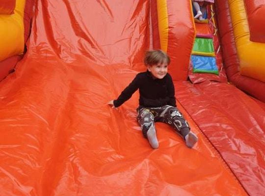 Gr. II Super zabawa na "Dmuchańcu"