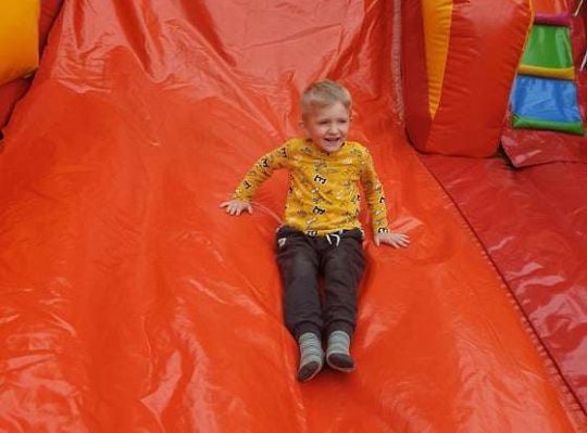 Gr. II Super zabawa na "Dmuchańcu"