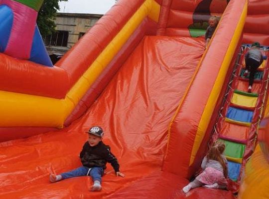 Gr. II Super zabawa na "Dmuchańcu"