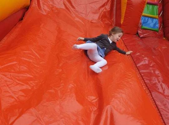 Gr. II Super zabawa na "Dmuchańcu"