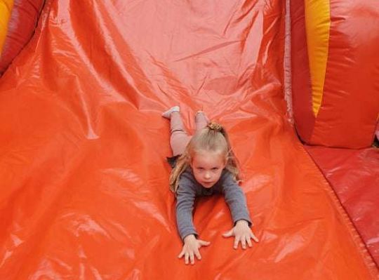 Gr. II Super zabawa na "Dmuchańcu"