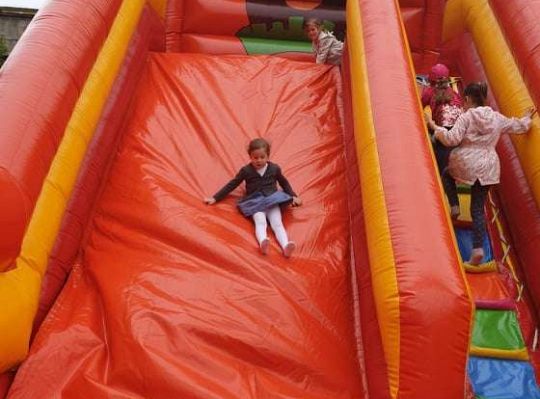 Gr. II Super zabawa na "Dmuchańcu"