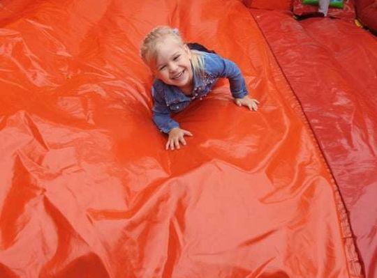 Gr. II Super zabawa na "Dmuchańcu"