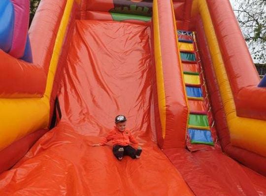 Gr. II Super zabawa na "Dmuchańcu"