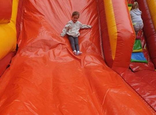 Gr. II Super zabawa na "Dmuchańcu"