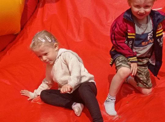 Gr. I Super zabawa na "Dmuchańcu"