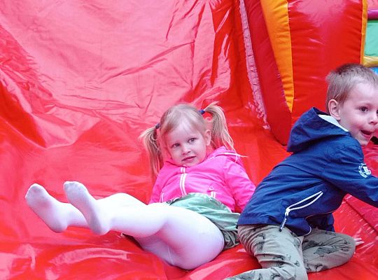 Gr. I Super zabawa na "Dmuchańcu"