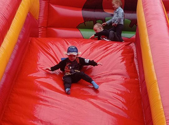 Gr. I Super zabawa na "Dmuchańcu"