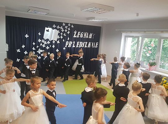 Tak trudno się rozstać...- pożegnanie "starszaków"