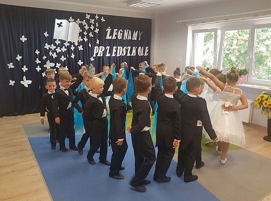 Tak trudno się rozstać...- pożegnanie "starszaków"