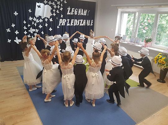 Tak trudno się rozstać...- pożegnanie "starszaków"