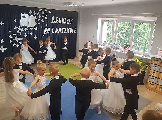 Tak trudno się rozstać...- pożegnanie "starszaków"