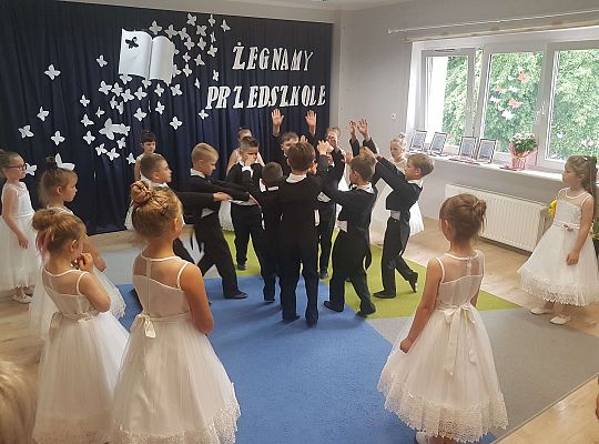 Tak trudno się rozstać...- pożegnanie "starszaków"