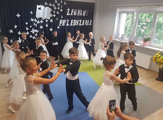 Tak trudno się rozstać...- pożegnanie "starszaków"