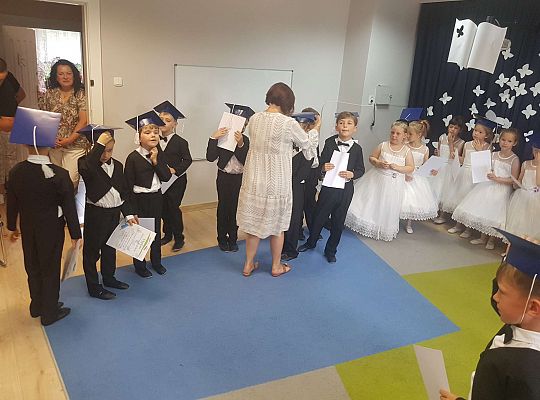 Tak trudno się rozstać...- pożegnanie "starszaków"