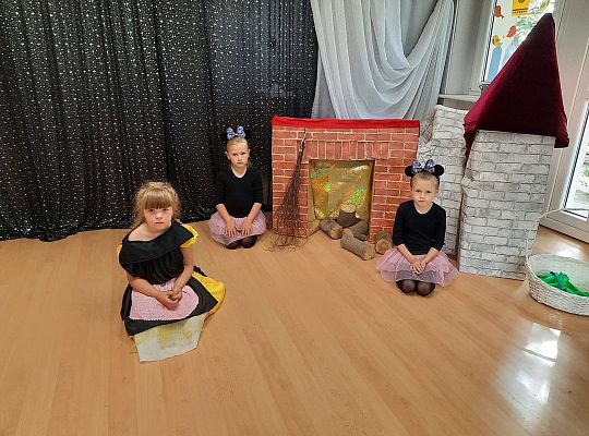 Gr. III - Przedstawienie "Kopciuszek"