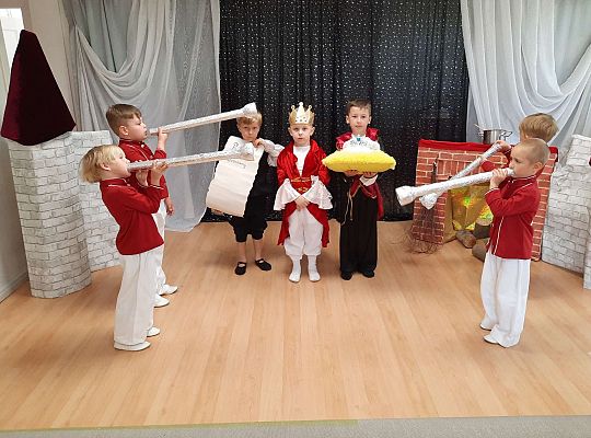 Gr. III - Przedstawienie "Kopciuszek"