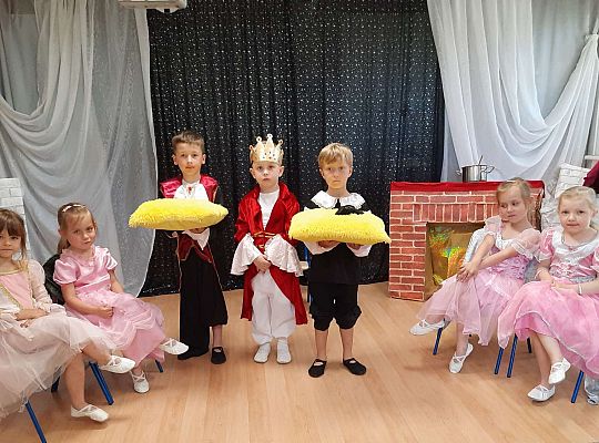 Gr. III - Przedstawienie "Kopciuszek"