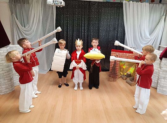 Gr. III - Przedstawienie "Kopciuszek"