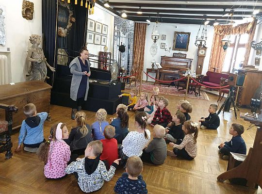 Gr. III "Brzdąc w muzeum"-pierwsza wizyta w muzeum