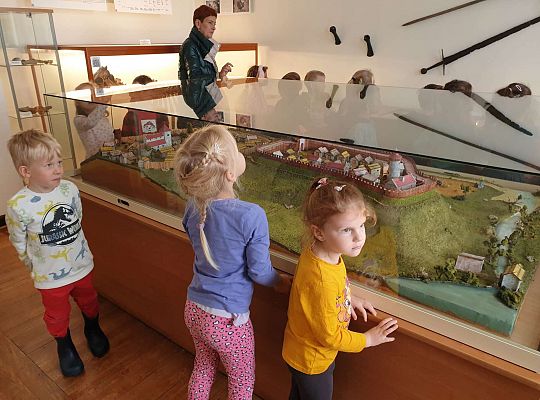 Gr. III "Brzdąc w muzeum"-pierwsza wizyta w muzeum