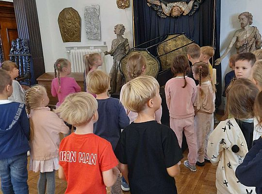 Gr. IV "Brzdąc w muzeum" -Pierwsza wizyta w muzeum
