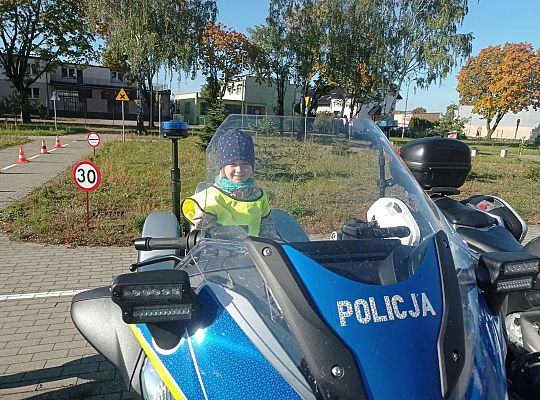 Gr. II Wycieczka do Komendy Powiatowej Policji - "Dzień otwarty"