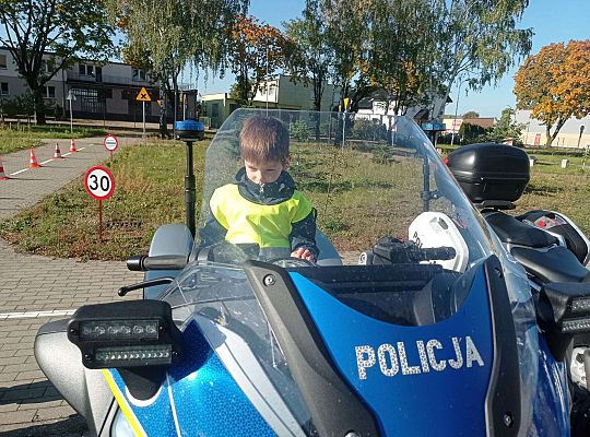Gr. II Wycieczka do Komendy Powiatowej Policji - "Dzień otwarty"