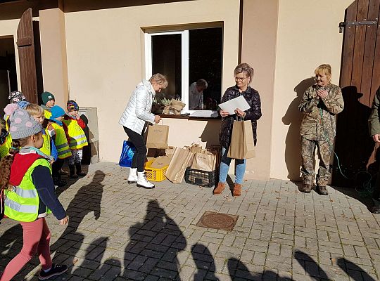 Gr. III i IV Wyjazd do Drętowa oraz rozstrzygnięcie konkursu na budkę dla ptaków